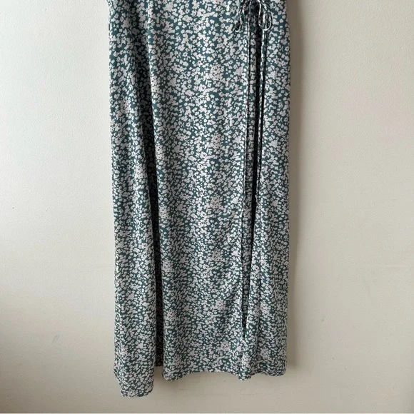 5 FOR $25 | Sienna Sky Modest Maxi Midi Short Sleeve Wrap Dress Ditsy Floral - Picture 2 of 8